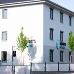 Hostel Henrys Sleeping Am Augsburger Eiskanal