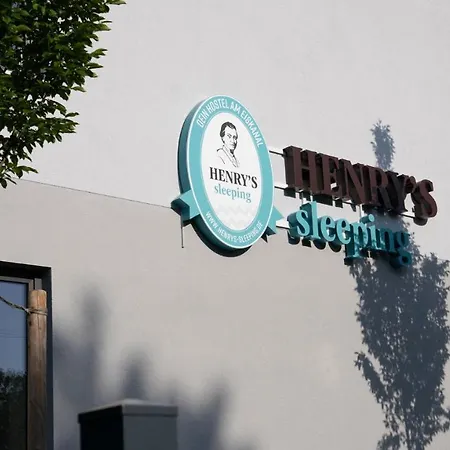 Henrys Sleeping Am Augsburger Eiskanal אוגסבורג