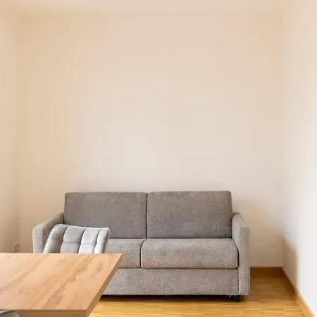 Henrys Sleeping Am Augsburger Eiskanal