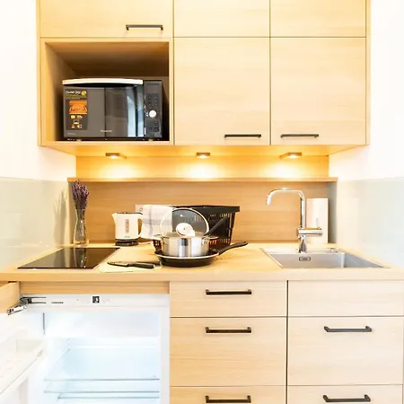 Henrys Sleeping Am Augsburger Eiskanal *