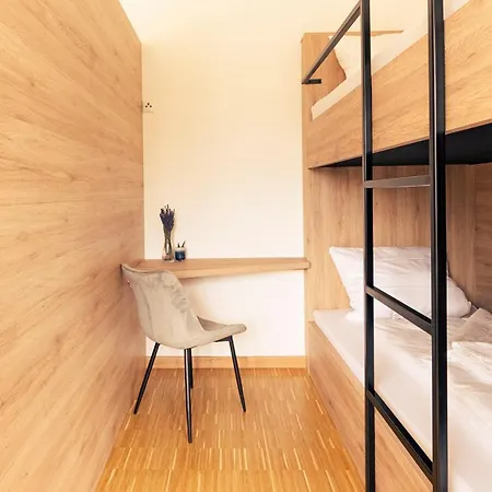 Henrys Sleeping Am Augsburger Eiskanal Auberge de jeunesse Augsbourg