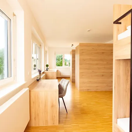 Henrys Sleeping Am Augsburger Eiskanal Auberge de jeunesse Augsbourg